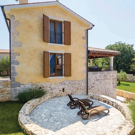 4 Bedroom Beautiful In Turcic *