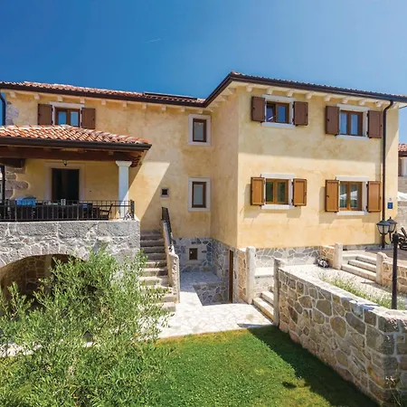 4 Bedroom Beautiful In Turcic *