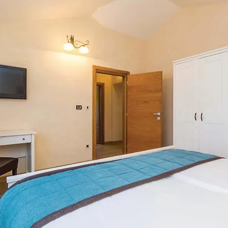 Stunning Home In Turcic With Kitchen Holiday home Vantacici