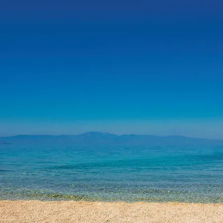 4 Bedroom Beautiful In Turcic Prázdninový dům Vantacici