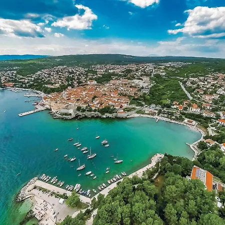 Prázdninový dům 4 Bedroom Beautiful In Turcic Vantacici