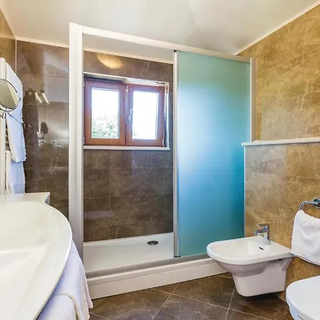 4 Bedroom Beautiful In Turcic