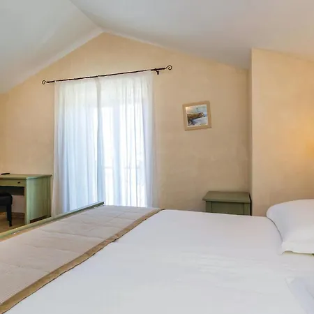 Prázdninový dům 4 Bedroom Beautiful In Turcic