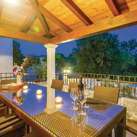 4 Bedroom Beautiful In Turcic *