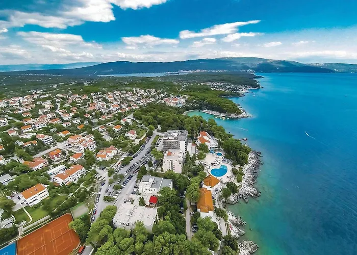 4 Bedroom Beautiful Home In Turcic Tatil Evi Vantacici